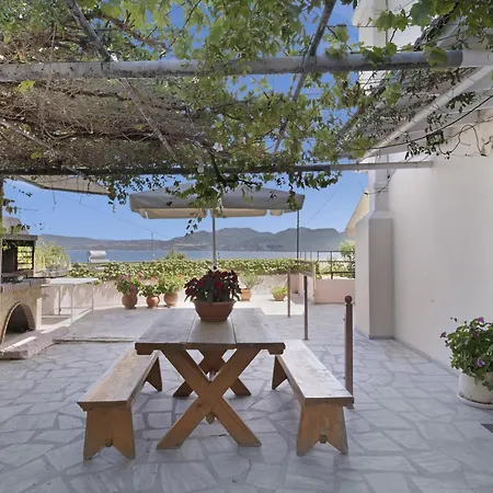 Tasoula With Sea View 6 *